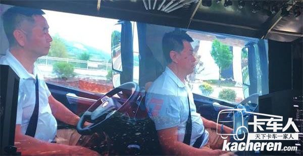 一汽解放无人驾驶卡车的现场实操视频截图