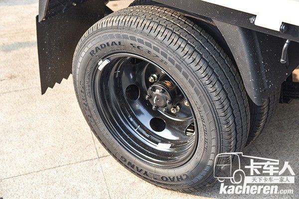 X5轿卡轮胎配备175/75R16规格低滚阻真空子午线轮胎