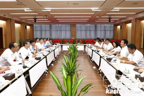 福田、玉柴双方进行会议