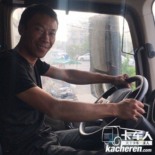 车上装有两个采埃孚神器,王国荣对运输事业很有信心
