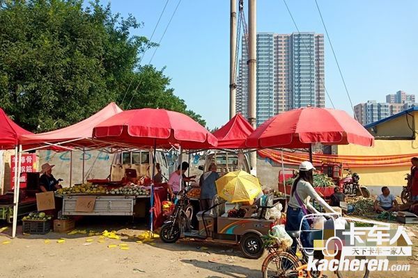 福田祥菱保定市南二环外的北大冉村露天菜市场