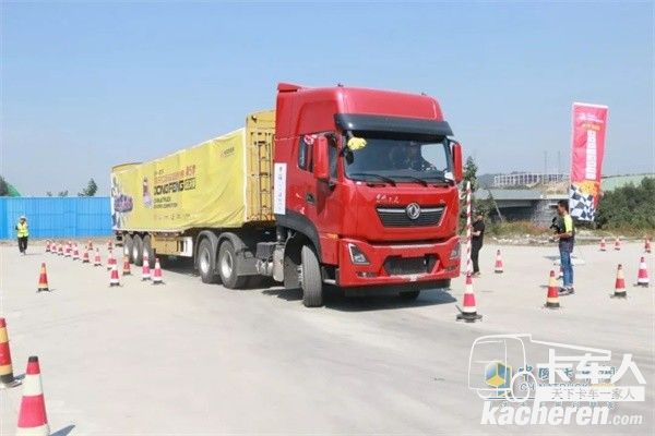 东风天龙牵引车
