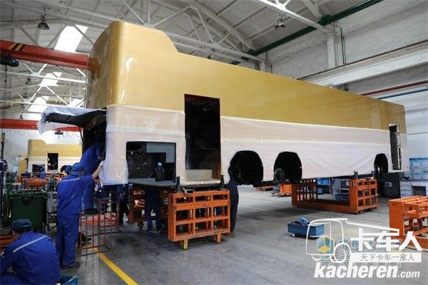 一辆福田欧辉致敬礼宾唯一用车正在被“重造式”改装