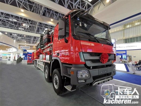 奔驰Actros5548 10x6底盘不负开采之托