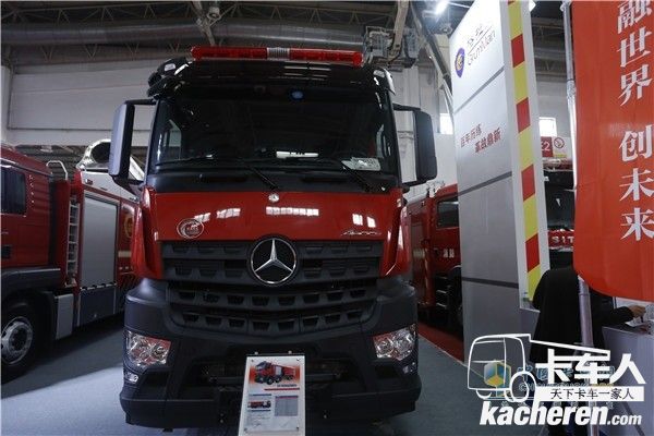 浩淼科技采用奔驰Arocs底盘泡沫消防车