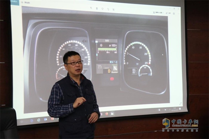 戴姆勒卡客车(中国)有限公司创值培训与车队管理部首席培训师翟亚楠