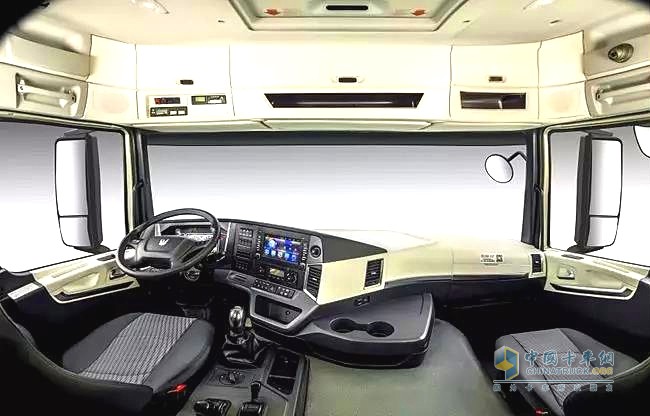 联合卡车国六LNG新车型驾驶安全舒适