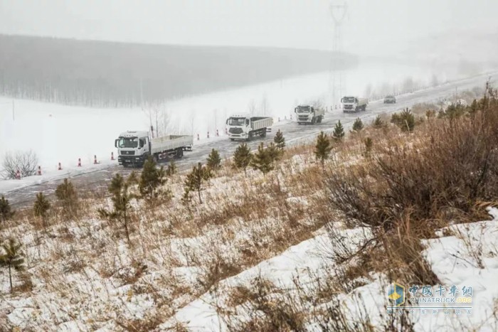 中国重汽 高寒实验 牵引车