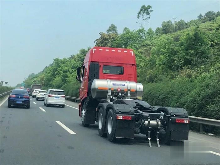 上汽红岩  牵引车