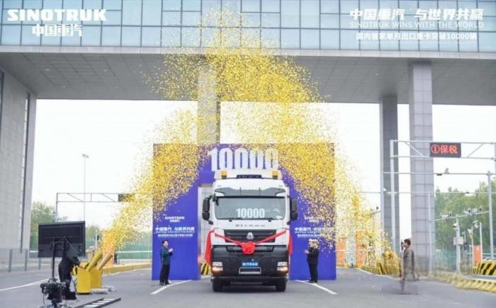 在接近一个小时的采访时间里,潍柴就重卡市场、大马力大排量发动机、新能源与出口等问题和外界进行了深入交流,信息量很大。