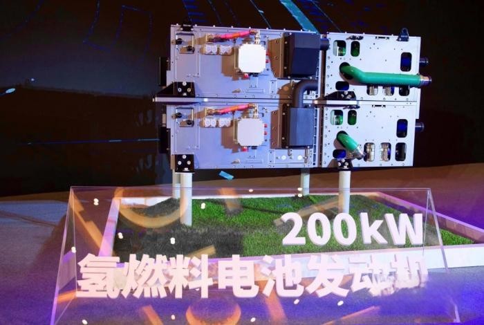 在接近一个小时的采访时间里,潍柴就重卡市场、大马力大排量发动机、新能源与出口等问题和外界进行了深入交流,信息量很大。
