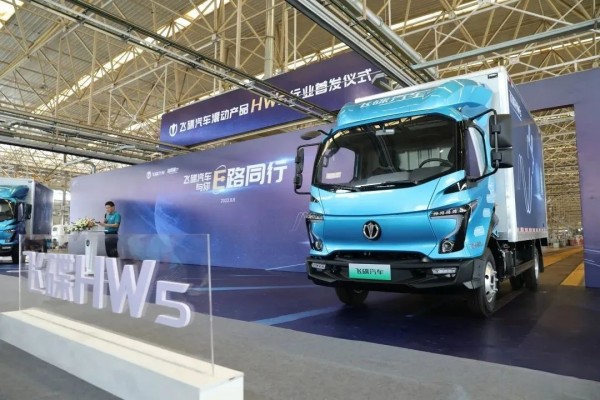 为什么说卡车司机更适合买混动卡车?飞碟HW5给你答案
