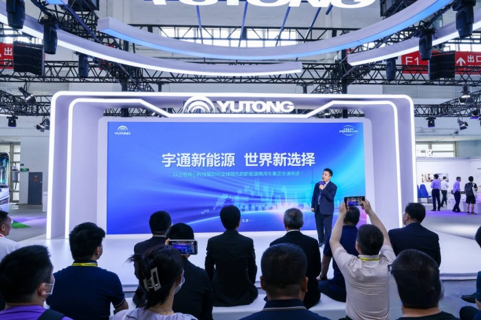新一代三电系统重磅亮相!宇通打造新能源商用车“绿色天团”