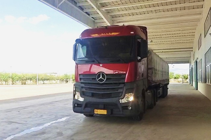 坐拥3辆奔驰Actros，张保军成运输圈“卷王”