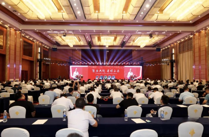江淮格尔发重卡:1-6月累计销售重卡6628辆,同比增长37%