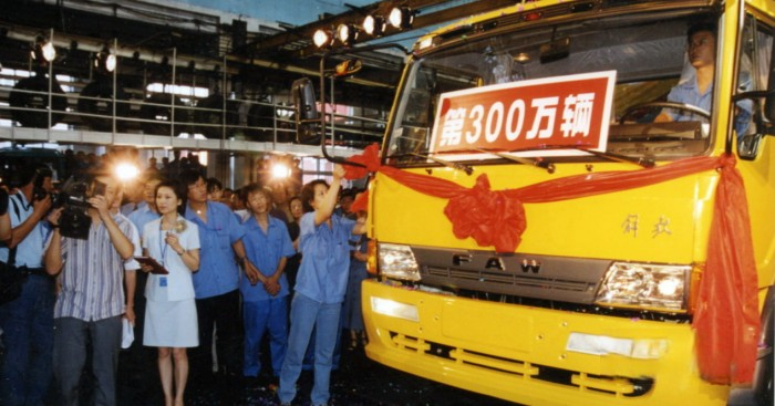 追风赶月莫停留!解放“四大”迈出重卡之路第一步