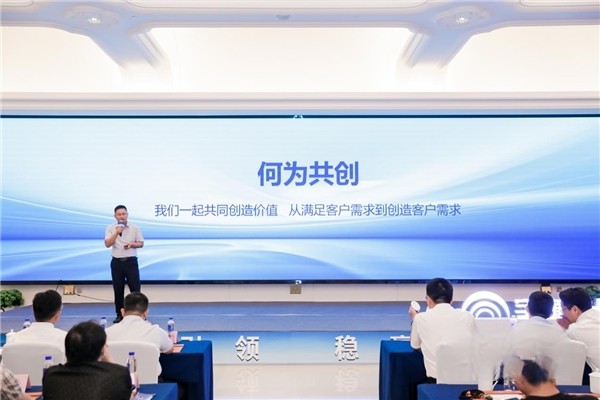 现场签约超百台!宇通重卡全系新品亮相南京