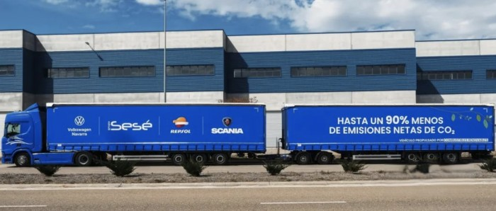 西班牙首辆斯堪尼亚可再生燃料的双挂列车投入使用