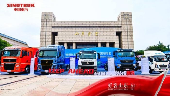 中国重汽8月重卡销量超2万辆 行业霸主开启百年新征程